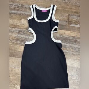 Edikted Black and White Ribbed Top